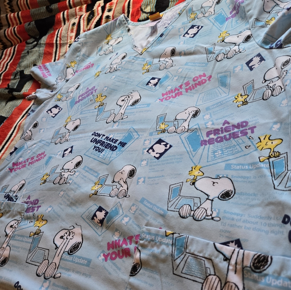 Snoopy and friends Scrub top size large - Picture 8 of 9